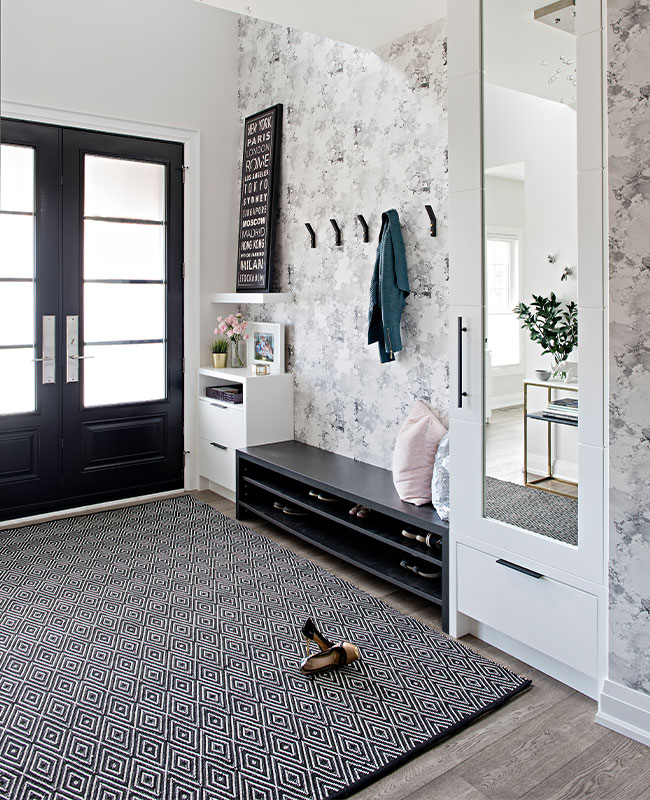Entryway Design by CYNTHIA SODA Photography by MIKE CHAJECKI